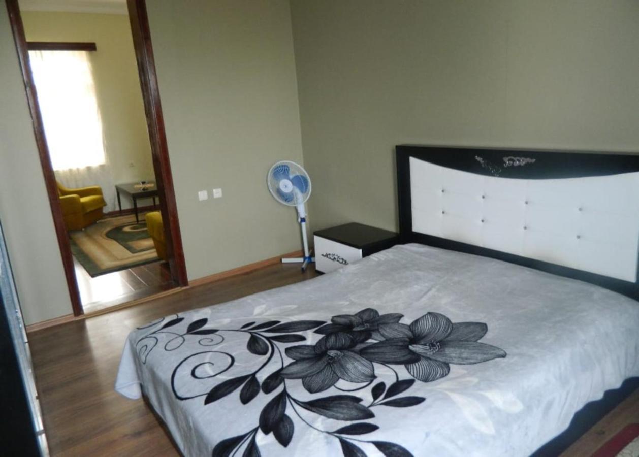Kobuleti 4-Bedroom Apartment Bagian luar foto