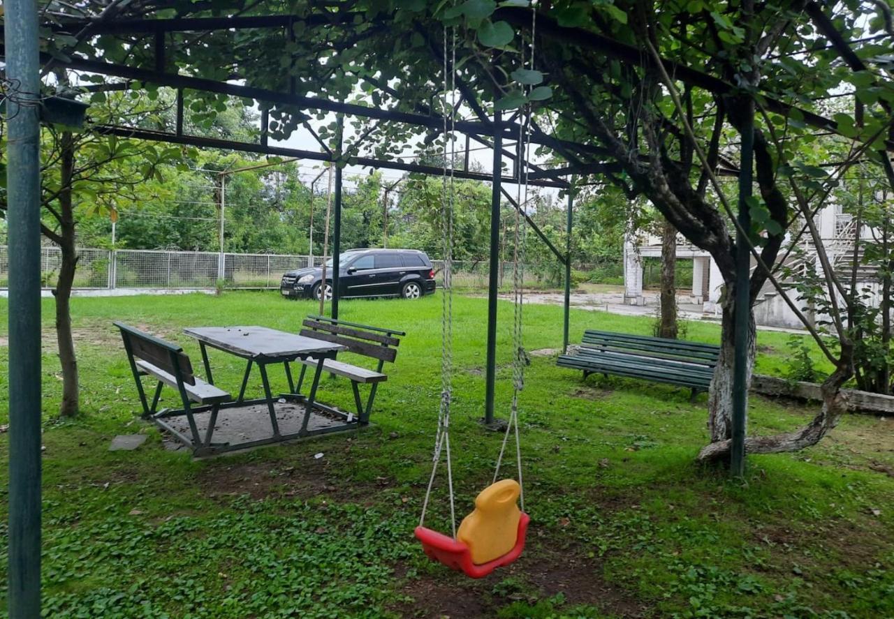 Kobuleti 4-Bedroom Apartment Bagian luar foto